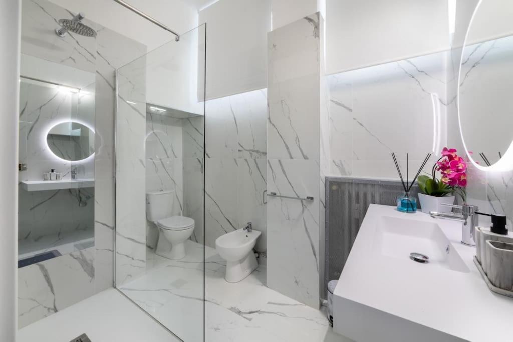 San Babila - Luxury Milanese Apartment Extérieur photo