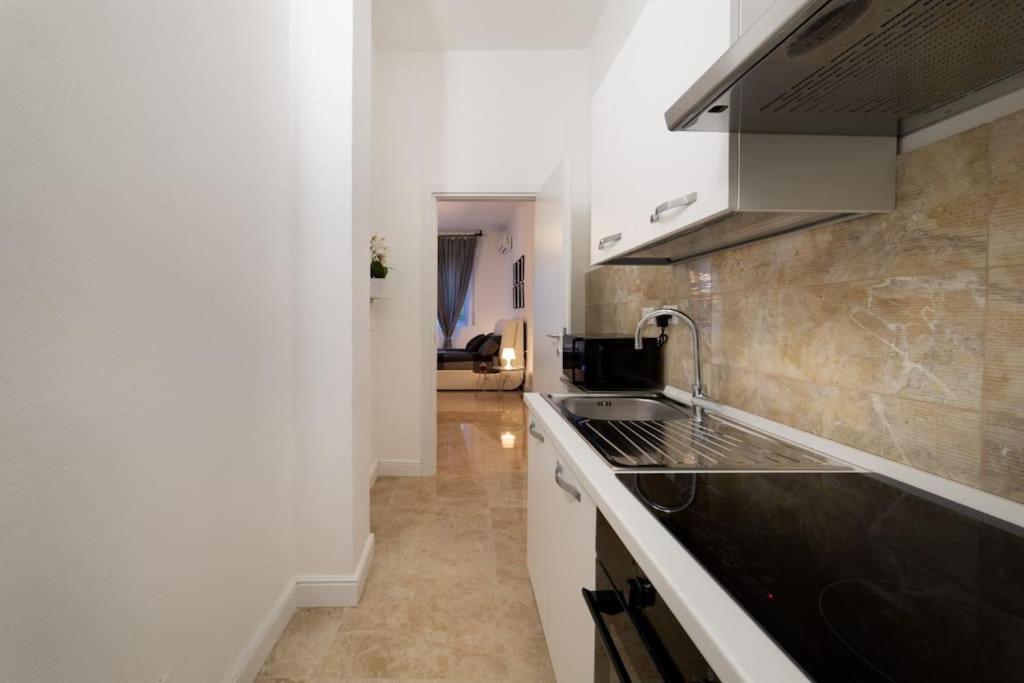 San Babila - Luxury Milanese Apartment Extérieur photo