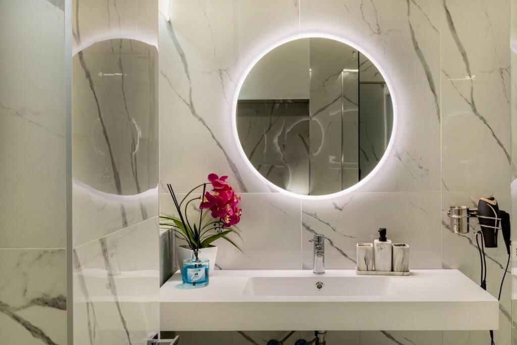 San Babila - Luxury Milanese Apartment Extérieur photo