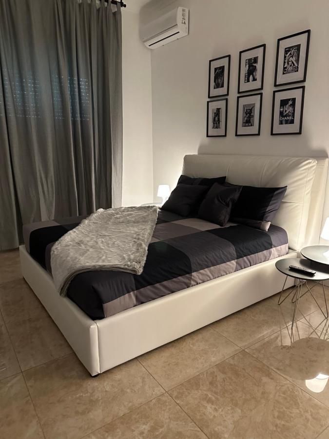 San Babila - Luxury Milanese Apartment Extérieur photo